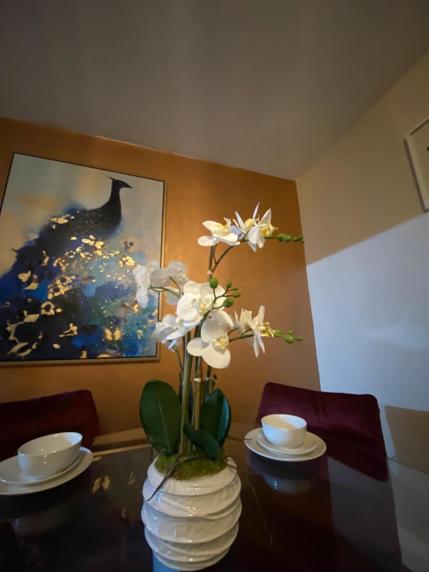 Kingsbridge Apartment *